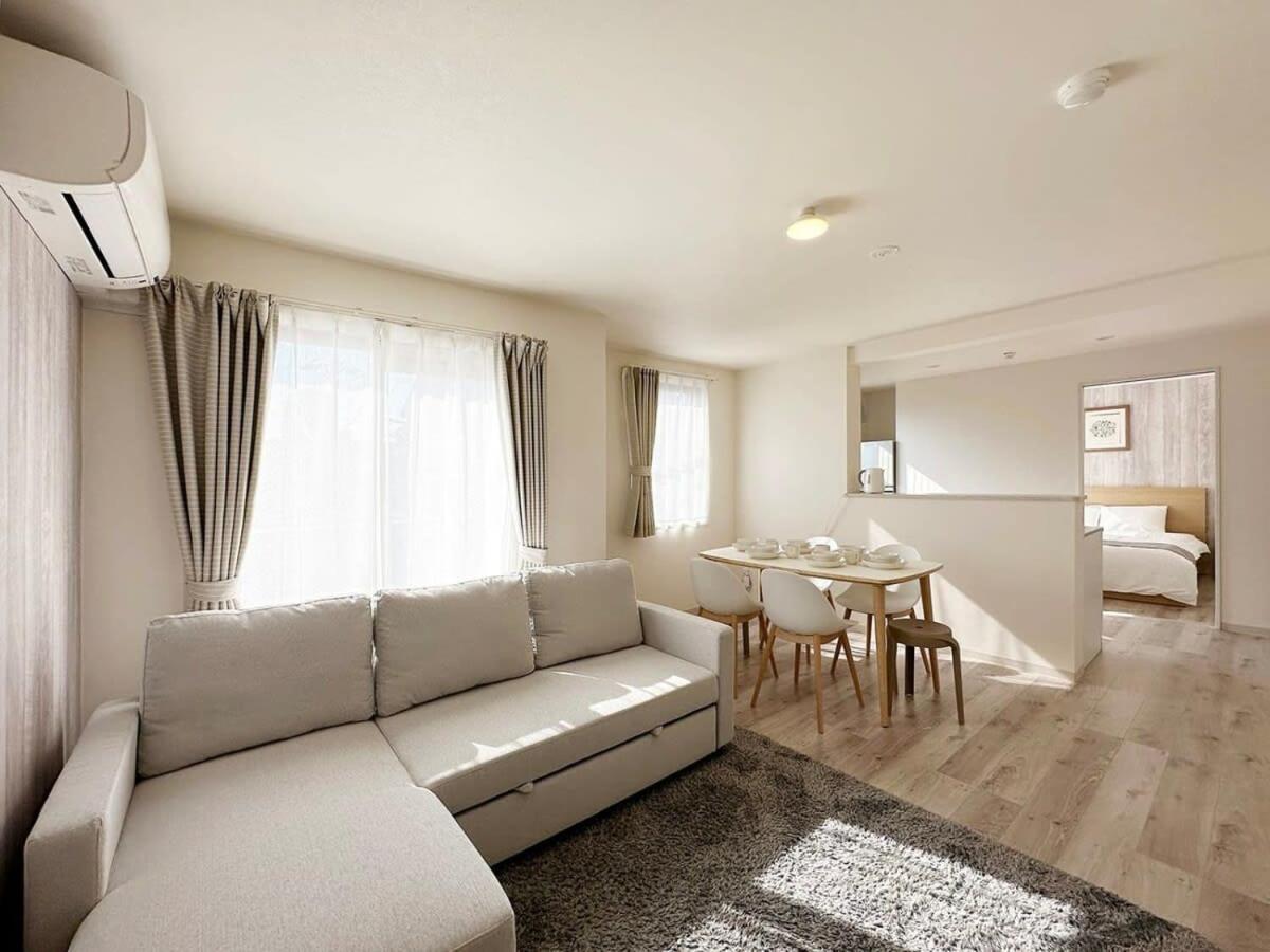 Bhotel Yutori - Spacious 2Br Apartment Very Near The Station Ономити Экстерьер фото